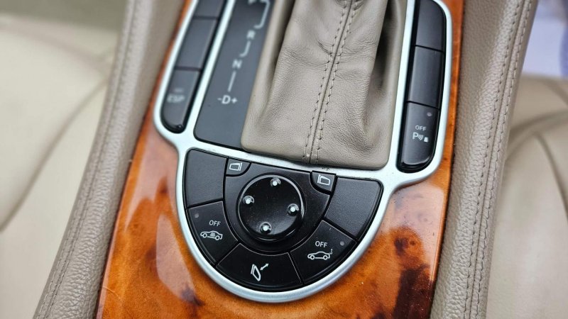 MERCEDES-BENZ SL