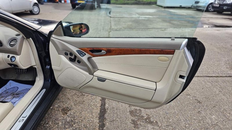 MERCEDES-BENZ SL