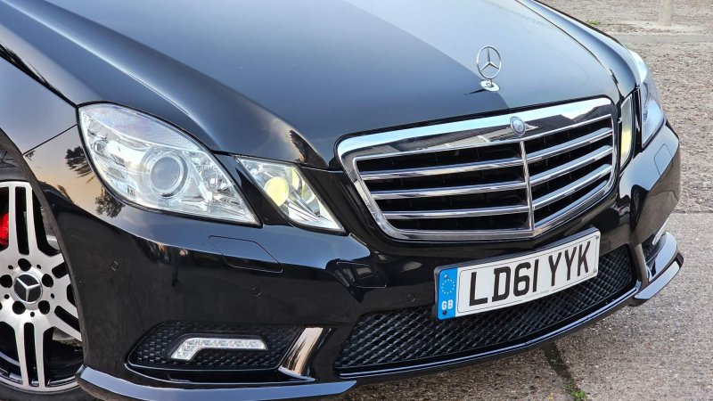MERCEDES-BENZ E CLASS