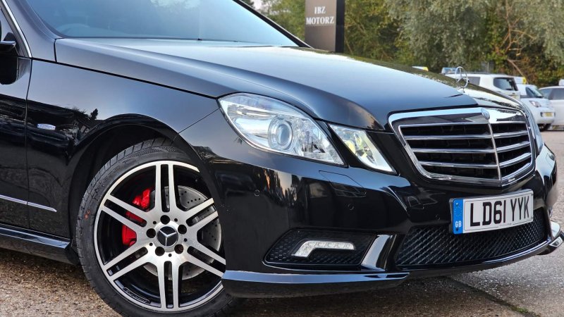 MERCEDES-BENZ E CLASS