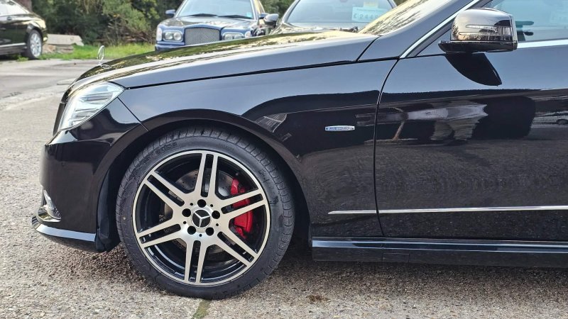 MERCEDES-BENZ E CLASS