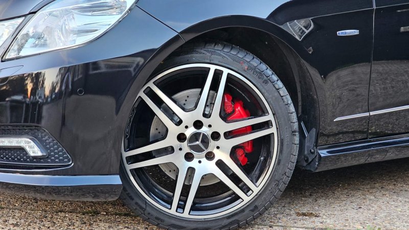 MERCEDES-BENZ E CLASS