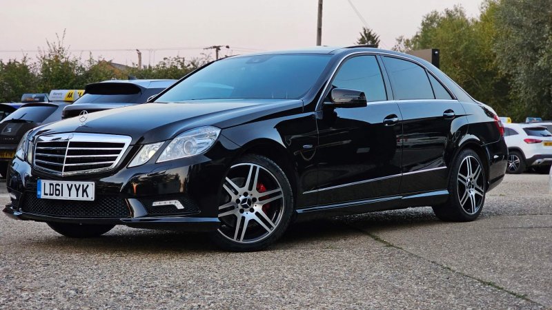 MERCEDES-BENZ E CLASS