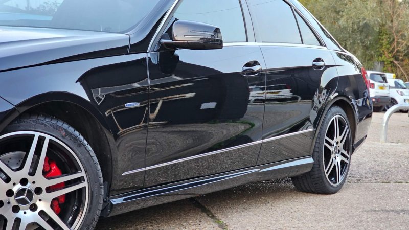 MERCEDES-BENZ E CLASS