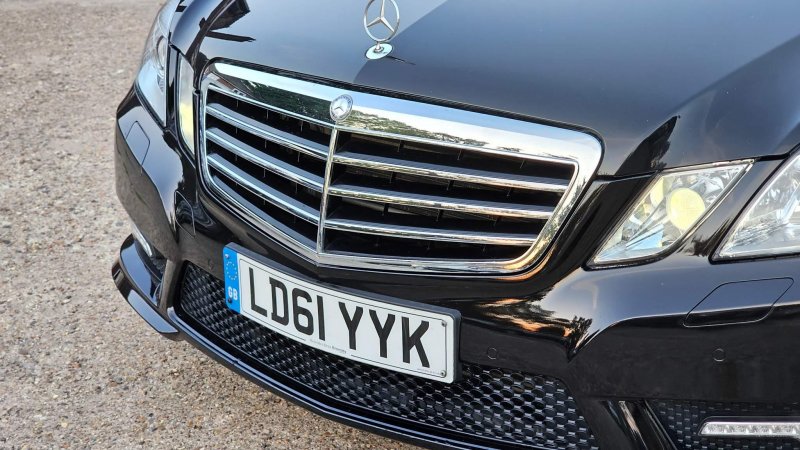 MERCEDES-BENZ E CLASS