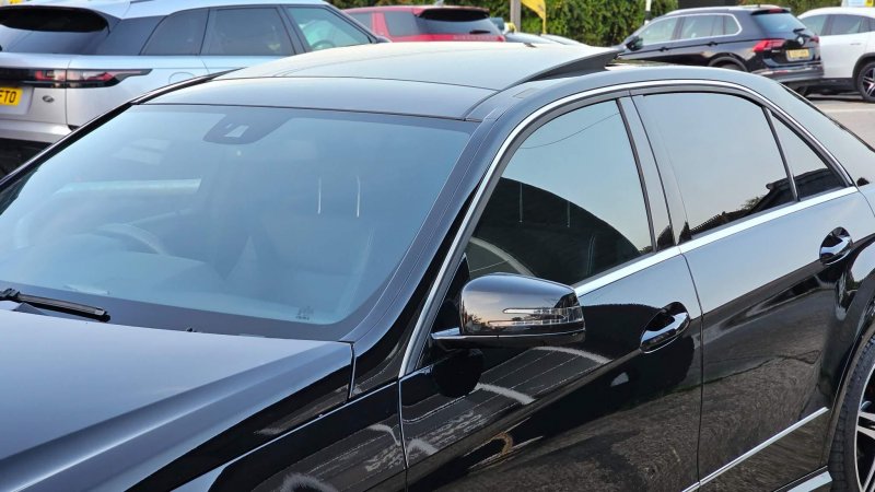 MERCEDES-BENZ E CLASS