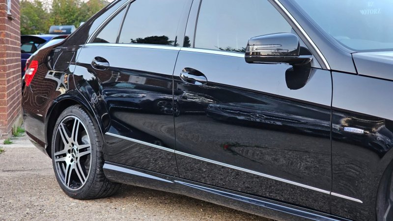 MERCEDES-BENZ E CLASS