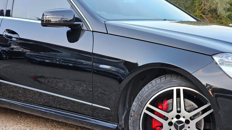 MERCEDES-BENZ E CLASS