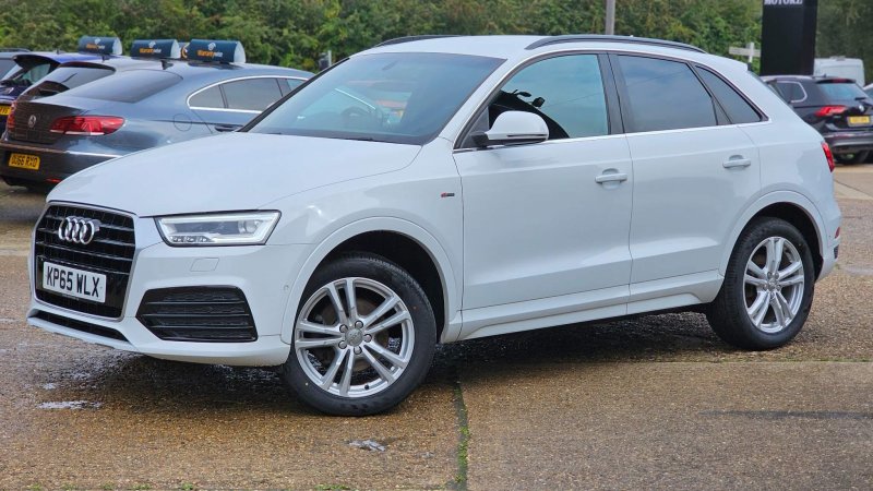 AUDI Q3
