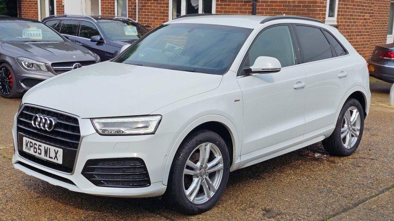 AUDI Q3
