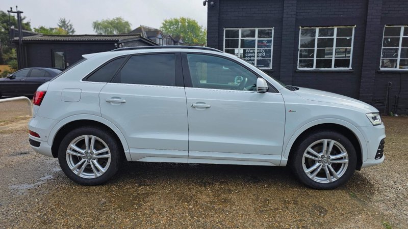 AUDI Q3
