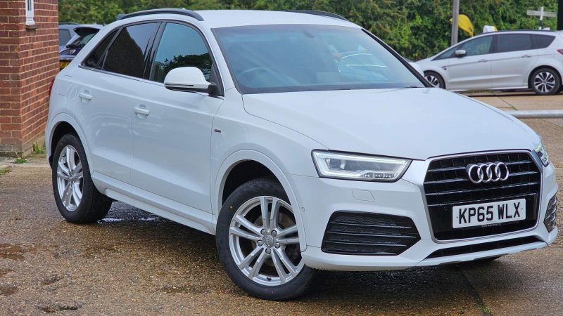 AUDI Q3