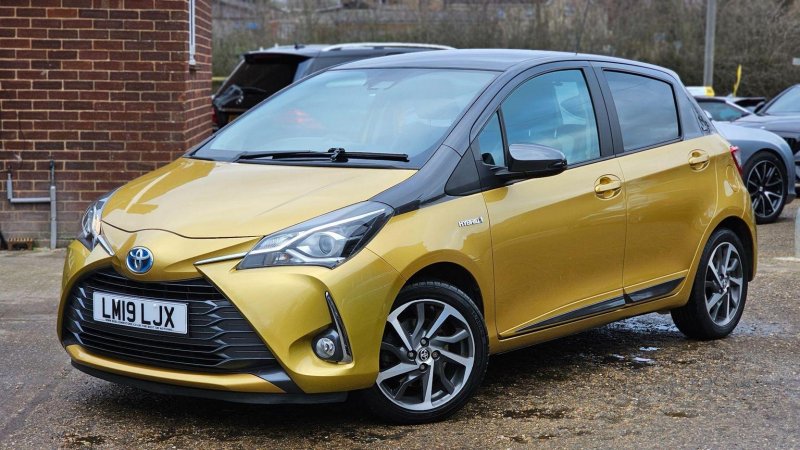 TOYOTA YARIS
