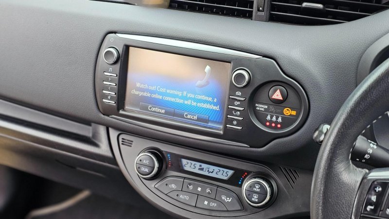 TOYOTA YARIS