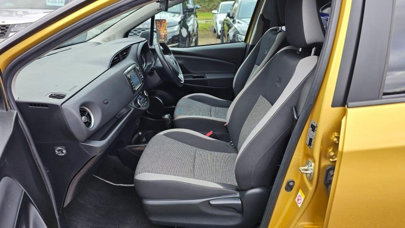 TOYOTA YARIS