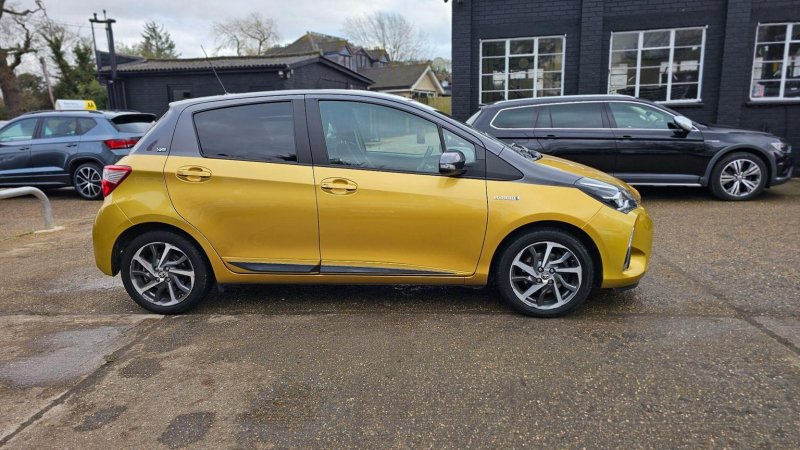 TOYOTA YARIS