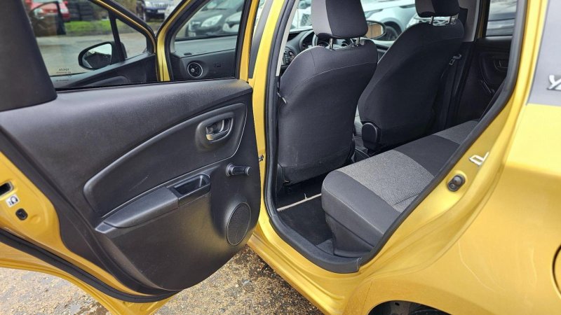 TOYOTA YARIS