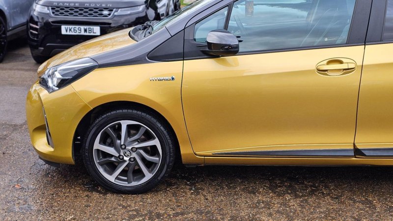 TOYOTA YARIS