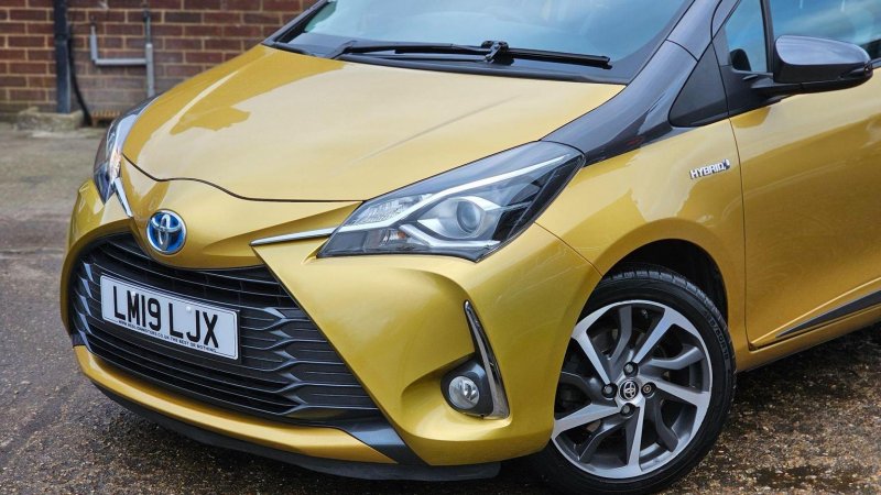 TOYOTA YARIS