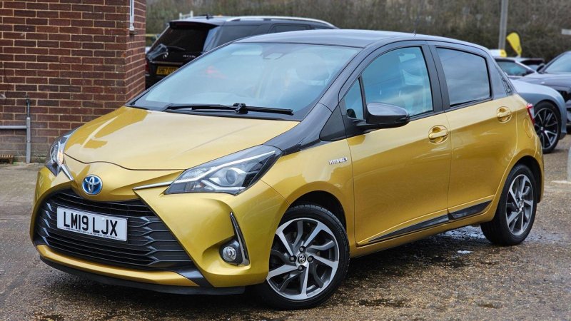 TOYOTA YARIS