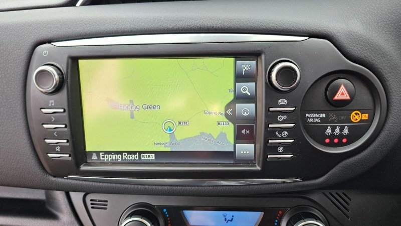 TOYOTA YARIS