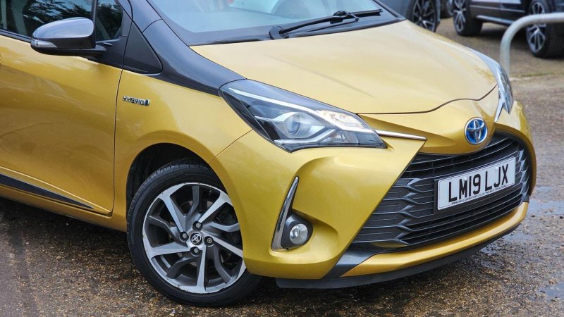 TOYOTA YARIS