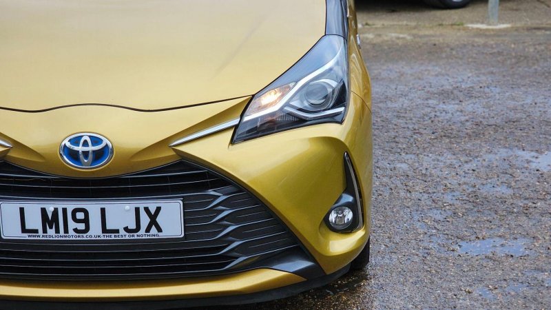 TOYOTA YARIS