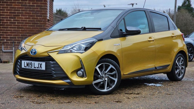 TOYOTA YARIS