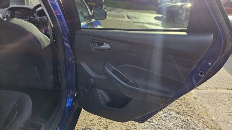 FORD FOCUS