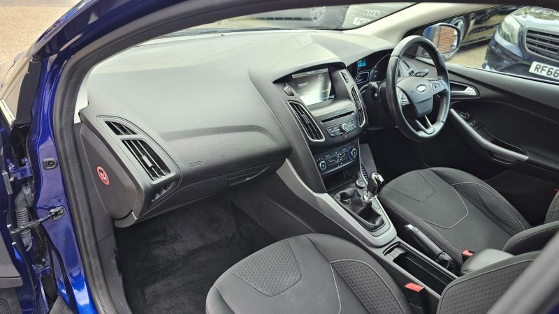 FORD FOCUS