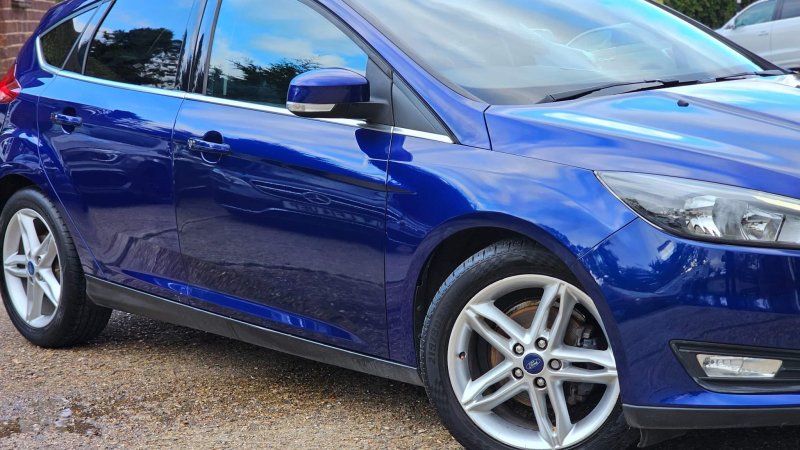 FORD FOCUS
