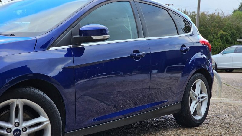 FORD FOCUS