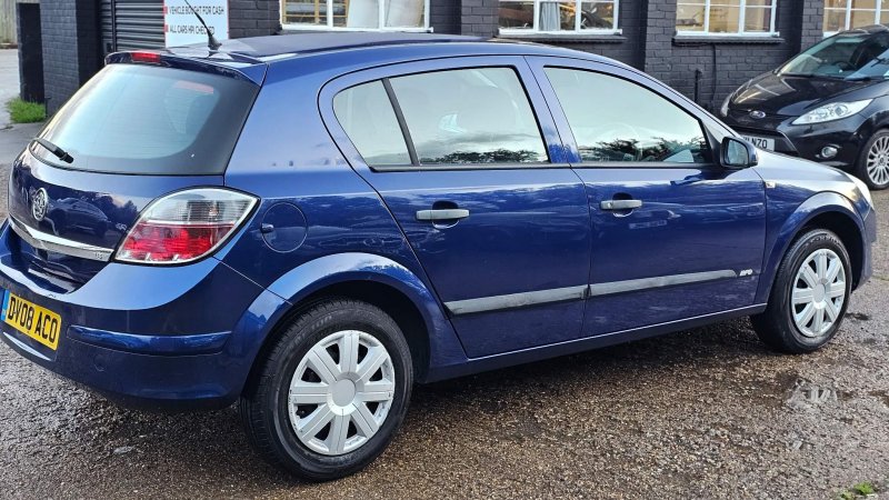 VAUXHALL ASTRA
