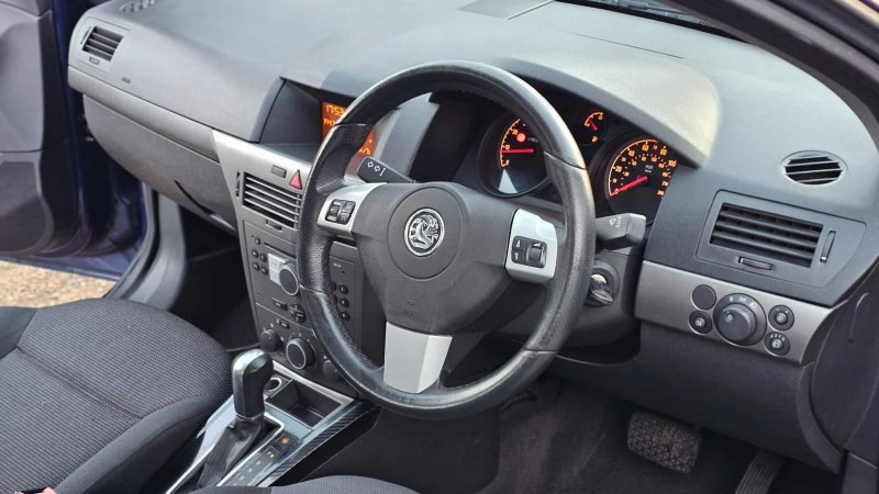 VAUXHALL ASTRA