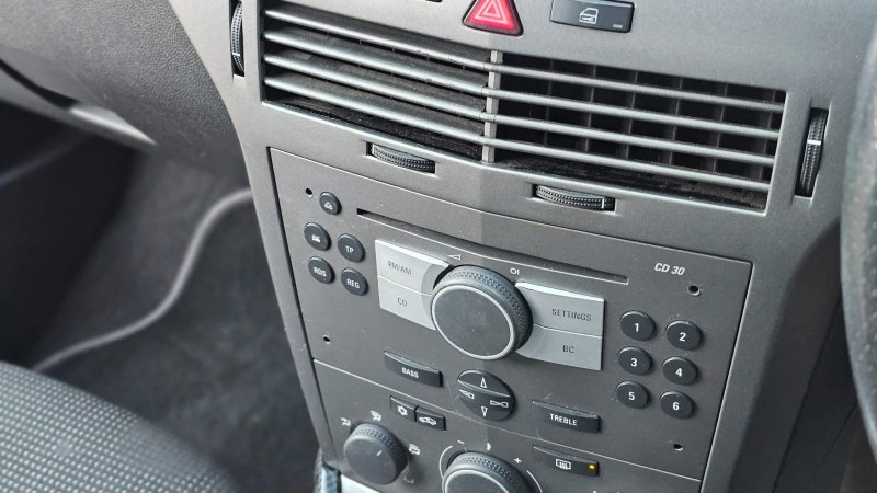 VAUXHALL ASTRA