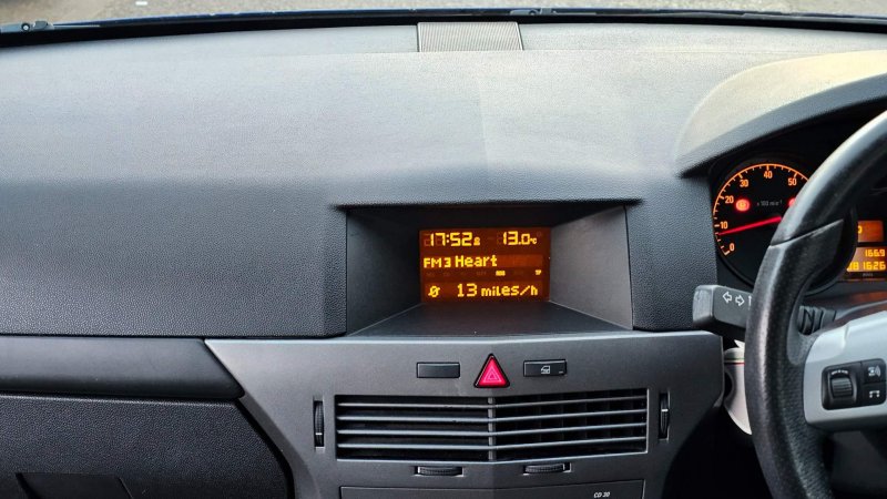 VAUXHALL ASTRA