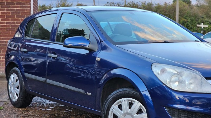 VAUXHALL ASTRA
