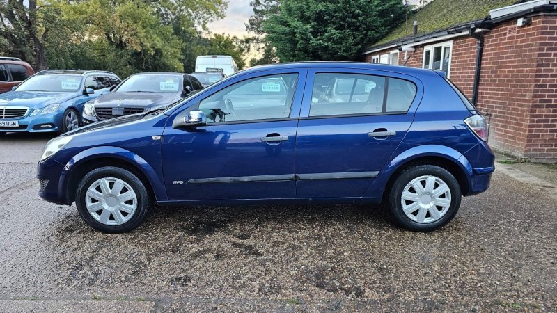 VAUXHALL ASTRA