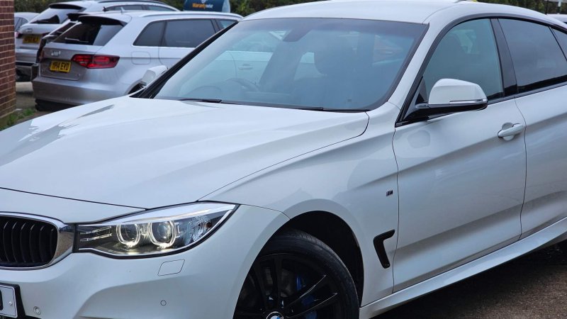BMW 3 SERIES