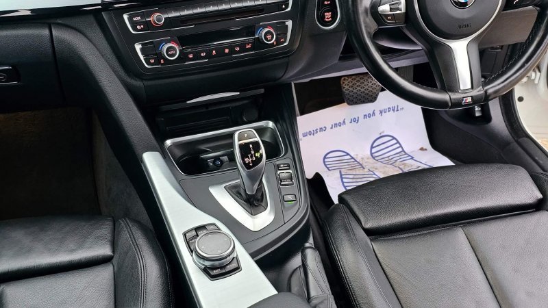 BMW 3 SERIES