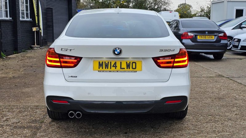 BMW 3 SERIES