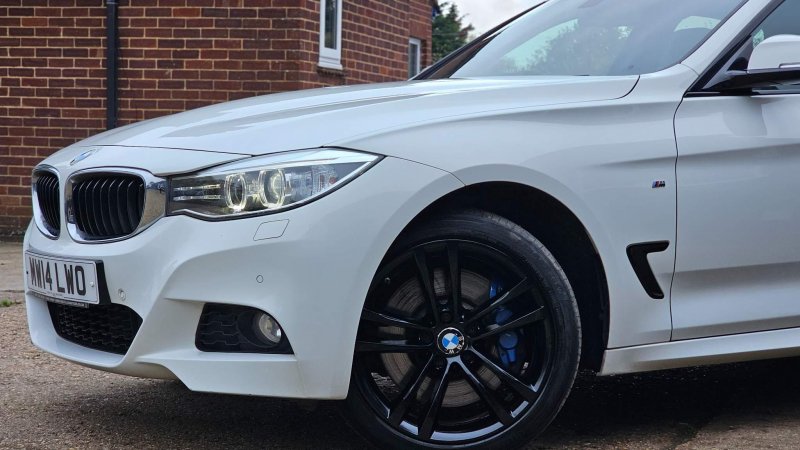 BMW 3 SERIES