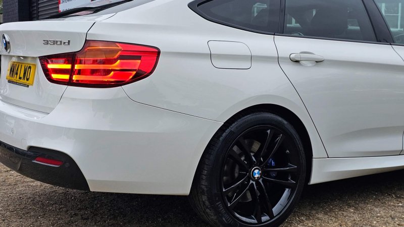 BMW 3 SERIES