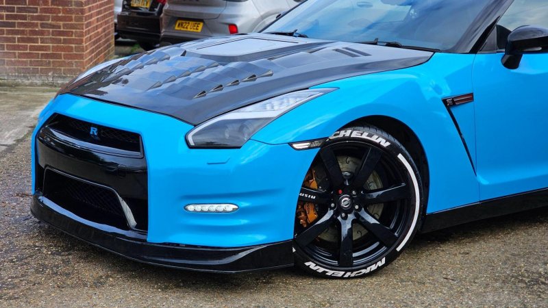 NISSAN GT-R