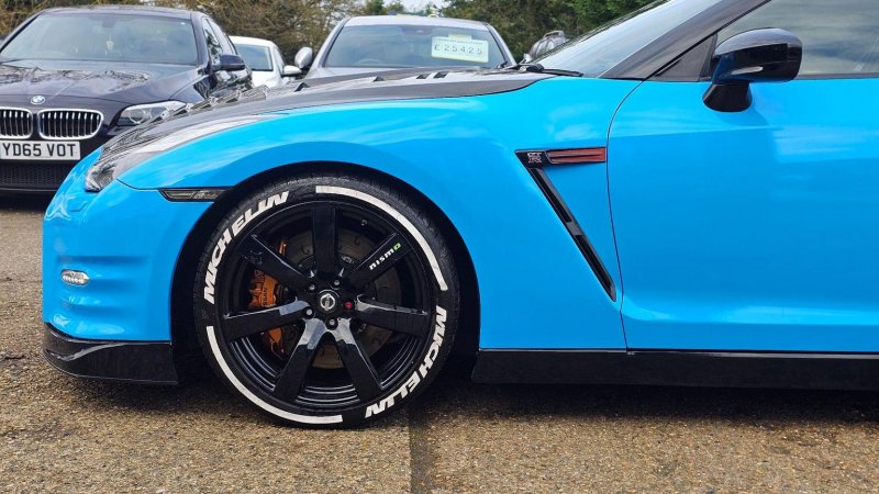 NISSAN GT-R