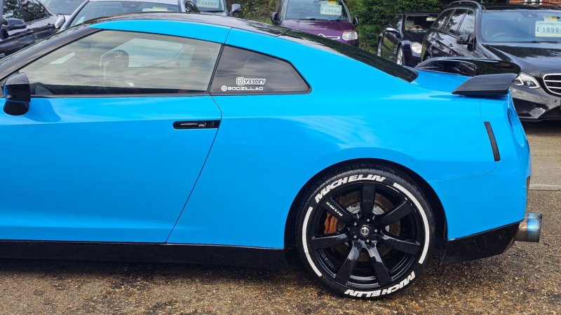 NISSAN GT-R