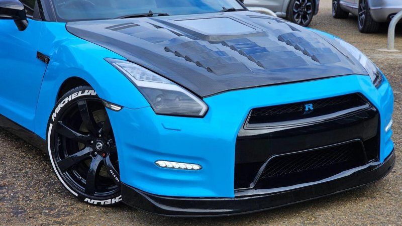 NISSAN GT-R