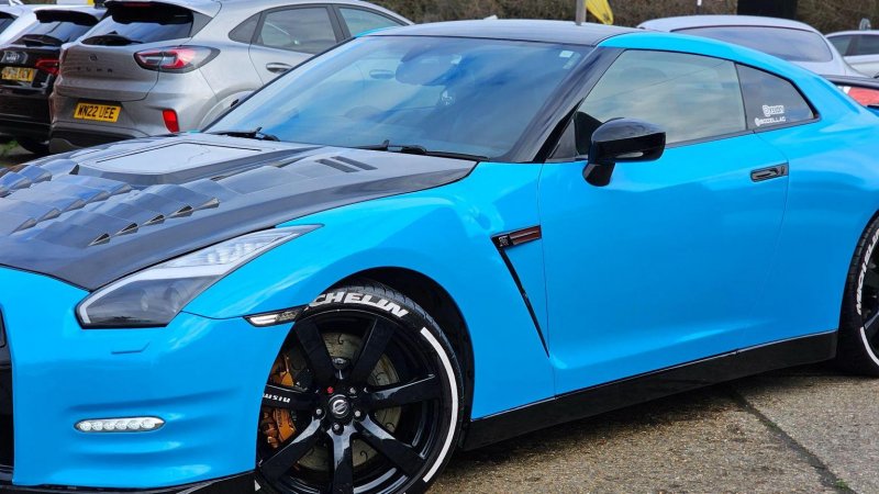 NISSAN GT-R