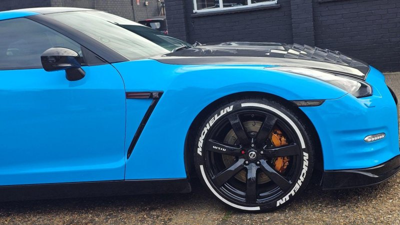 NISSAN GT-R