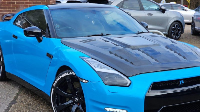 NISSAN GT-R